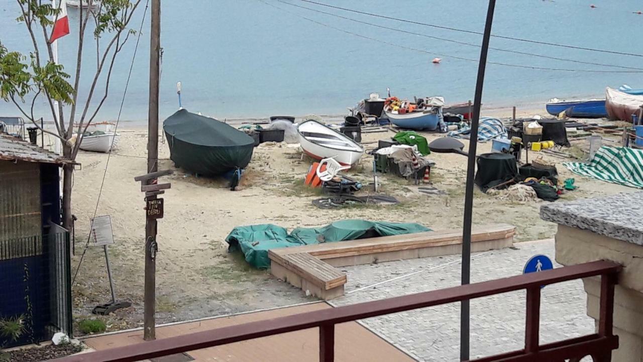 Residenza Lux Fronte Mare Apartment Vado Ligure Exterior foto