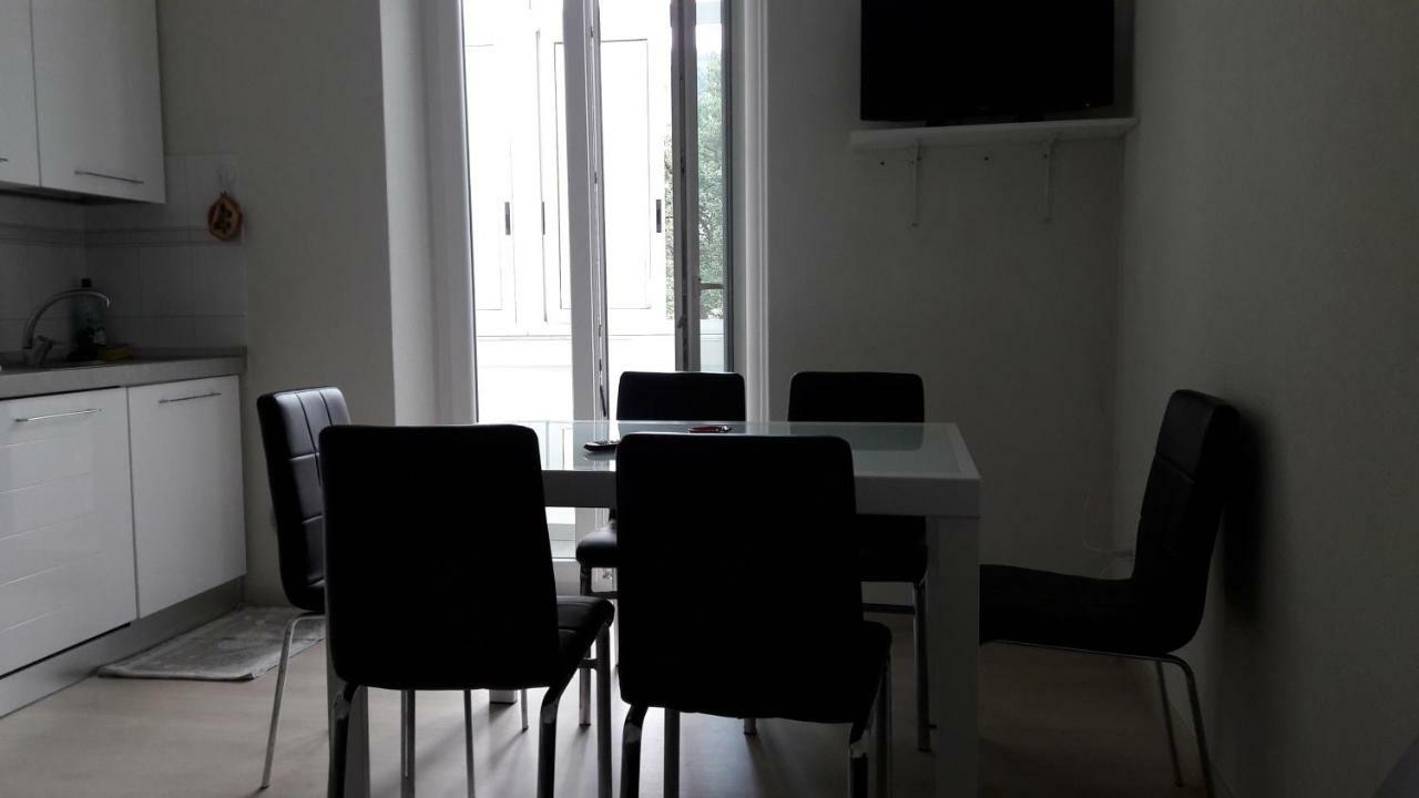 Residenza Lux Fronte Mare Apartment Vado Ligure Exterior foto