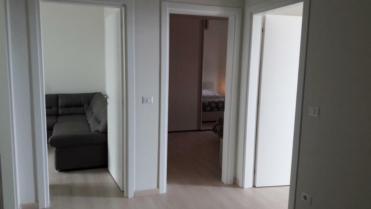 Residenza Lux Fronte Mare Apartment Vado Ligure Exterior foto
