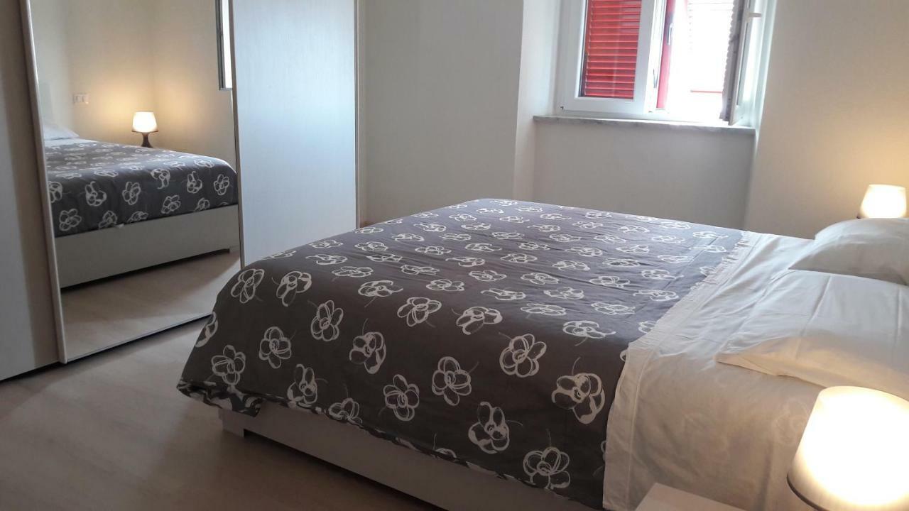 Residenza Lux Fronte Mare Apartment Vado Ligure Exterior foto