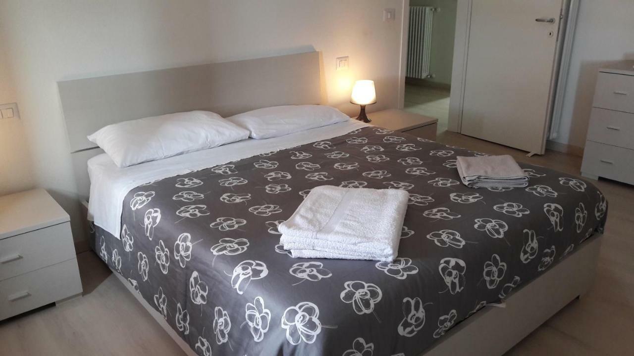 Residenza Lux Fronte Mare Apartment Vado Ligure Exterior foto