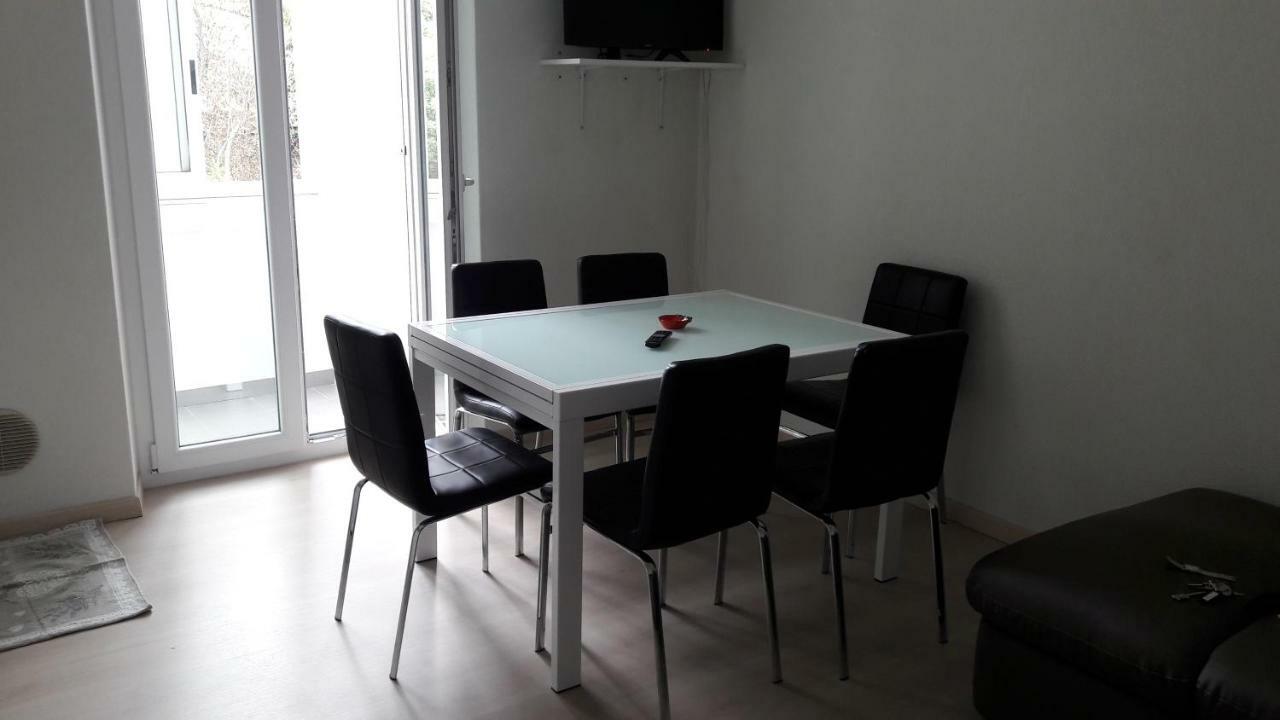 Residenza Lux Fronte Mare Apartment Vado Ligure Exterior foto